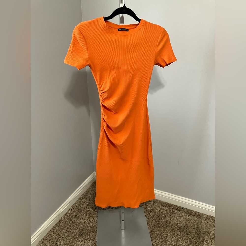 ZARA- XS Orange Shortsleeved Dress